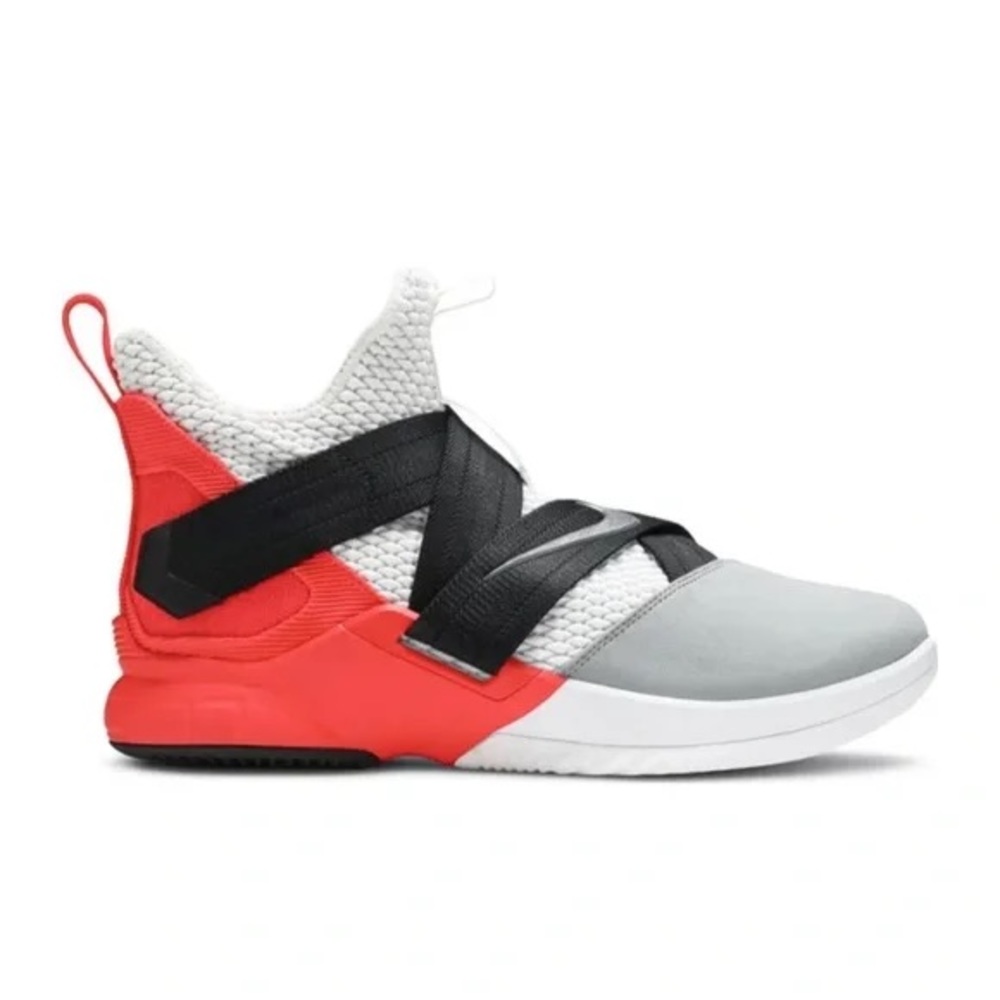 Nike Lebron Soldier 12 Basketball Shoe Mens Size 9.5